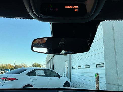 Used 2025 Chevrolet TrailBlazer LT image 16