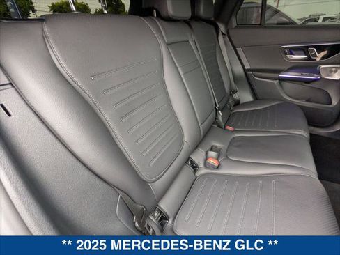 Used 2025 Mercedes-Benz GLC 300 image 22