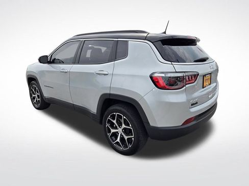 Used 2024 Jeep Compass Limited w/ Sun and Sound Group AWD/4WD image 5