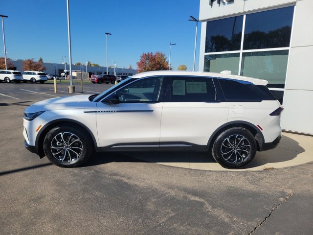 Certified 2024 Lincoln Nautilus Premier AWD/4WD image 4