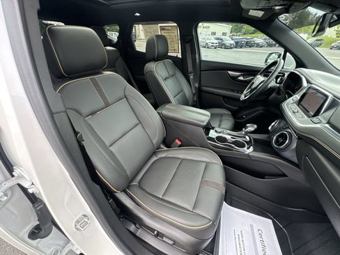Certified 2022 Chevrolet Blazer Premier w/ Enhanced Convenience Package AWD/4WD image 26