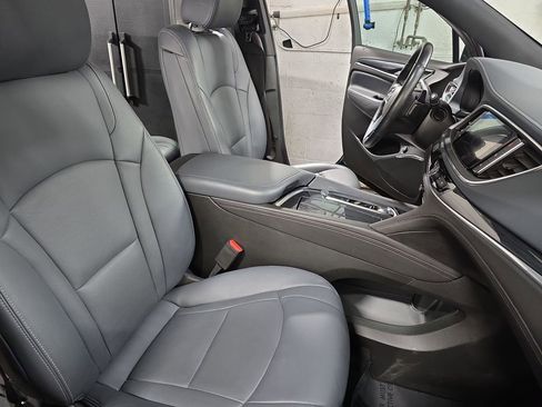 Used 2024 Buick Enclave Essence w/ Technology Package image 10