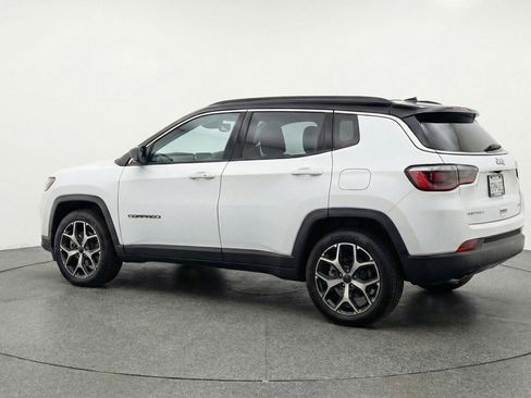 Used 2025 Jeep Compass Limited image 6