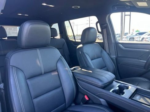 Used 2024 GMC Acadia Elevation AWD/4WD image 31