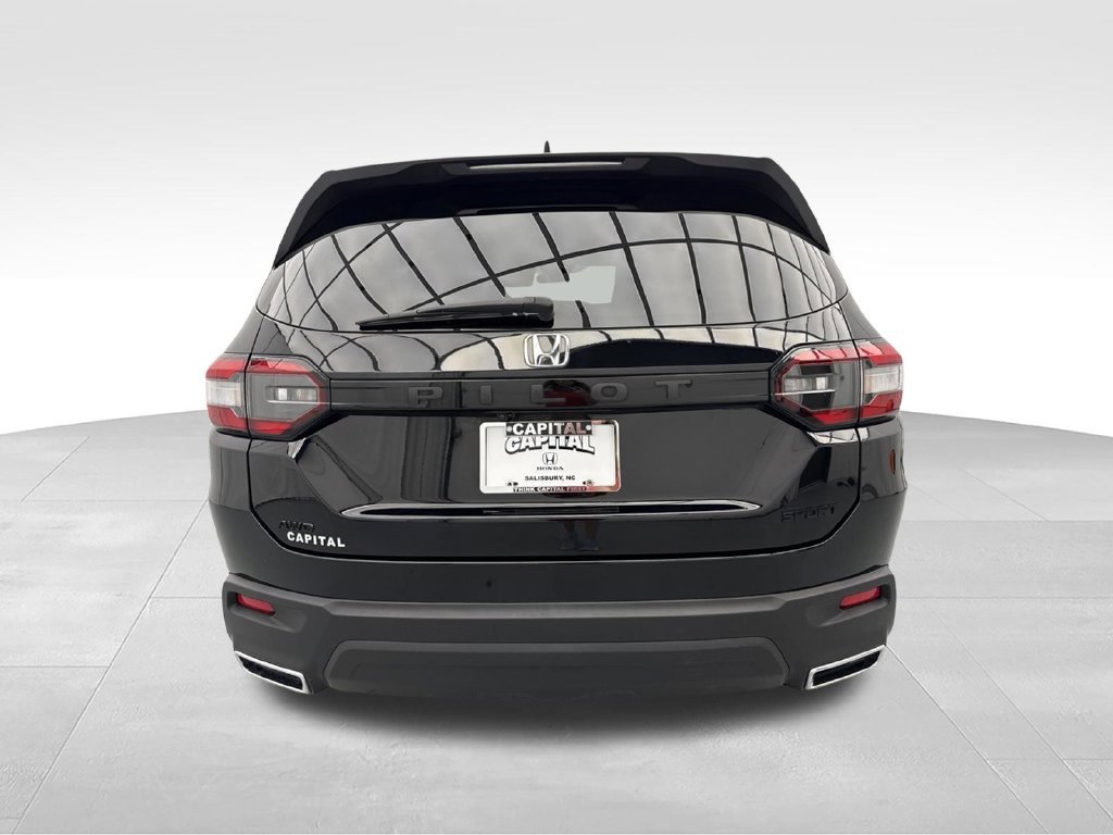 Certified 2025 Honda Pilot Sport image 8