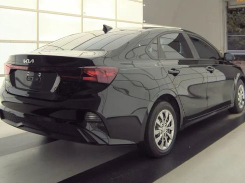 Used 2024 Kia Forte LX FWD image 3