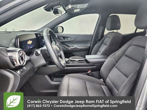 Used 2025 Chevrolet Equinox LT image 19