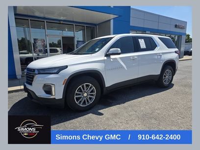 Used 2023 Chevrolet Traverse LT w/ Rear Camera Mirror Package