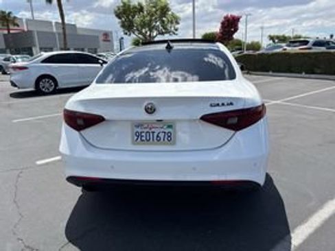 Used 2019 Alfa Romeo Giulia w/ Nero Edizione RWD image 5
