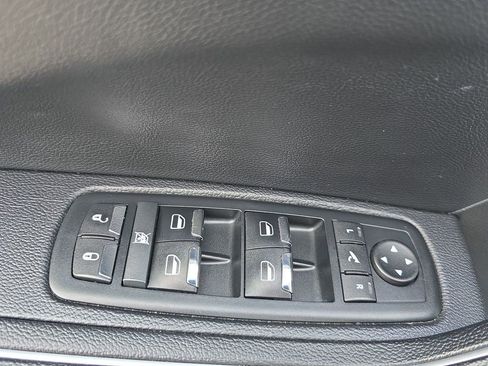 Used 2018 Maserati Levante Base image 27