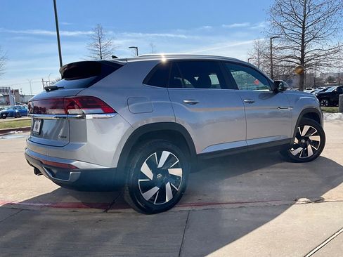 Used 2025 Volkswagen Atlas Cross Sport SE image 6