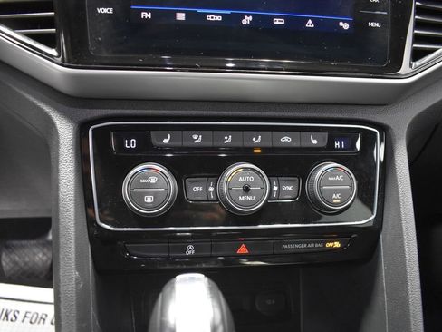 Used 2023 Volkswagen Atlas Cross Sport SE image 19