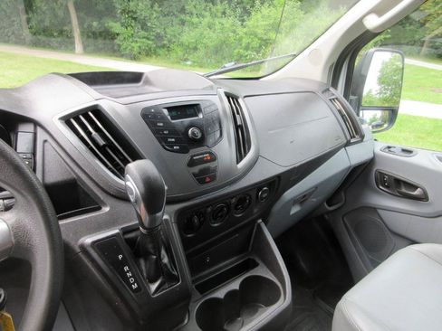 Used 2019 Ford Transit 250 148 Medium Roof RWD image 29