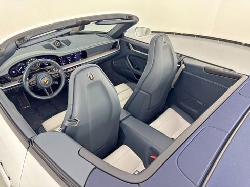 Used 2022 Porsche 911 Carrera image 37