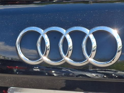 Certified 2019 Audi Q5 2.0T Premium Plus w/ Premium Plus Package AWD/4WD image 32