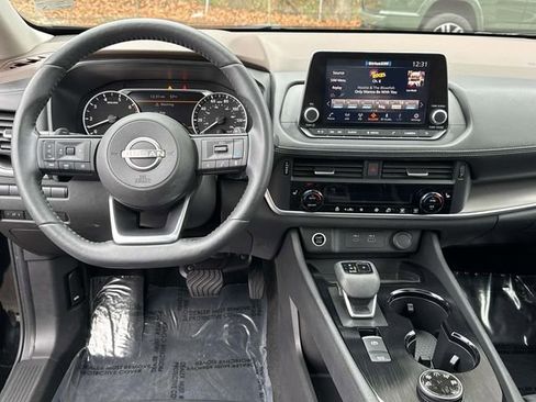 Used 2023 Nissan Rogue SV w/ SV Premium Package image 18