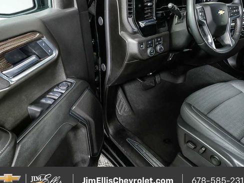 Certified 2025 Chevrolet Silverado 1500 LT AWD/4WD image 7