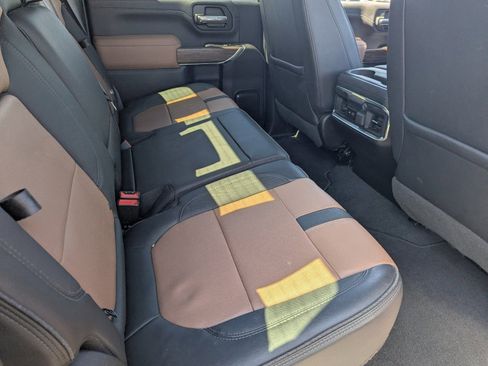 Used 2022 Chevrolet Silverado 2500 High Country image 14