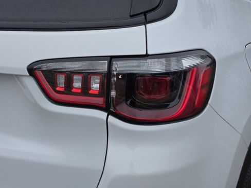 Certified 2025 Jeep Compass Latitude w/ Sun & Sound Group image 11