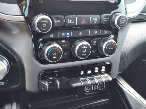 Used 2022 RAM 1500 Laramie AWD/4WD image 20