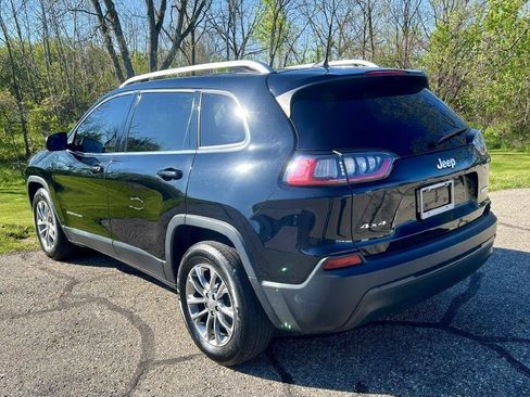 Used 2019 Jeep Cherokee Latitude Plus w/ Comfort/Convenience Group AWD/4WD image 1