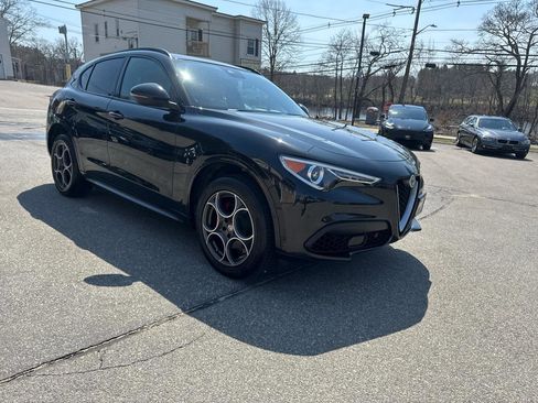 Used 2020 Alfa Romeo Stelvio Sport w/ Quick Order Package 22J Sport AWD/4WD image 6