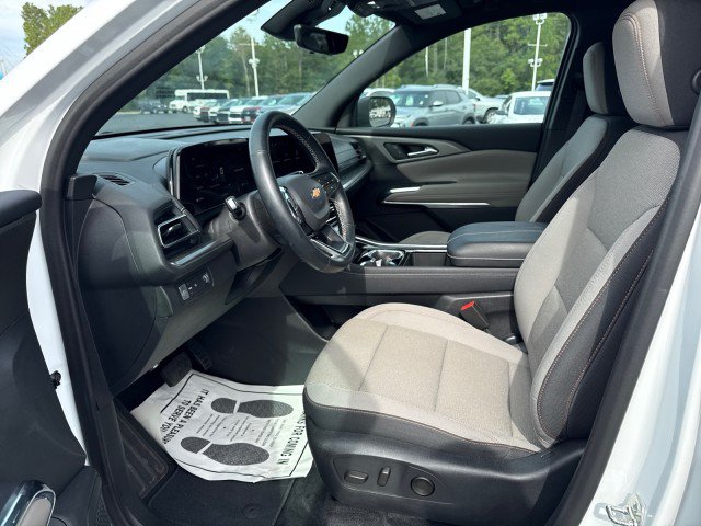 Used 2026 Chevrolet Traverse LT w/ Driver Confidence Package FWD image 17