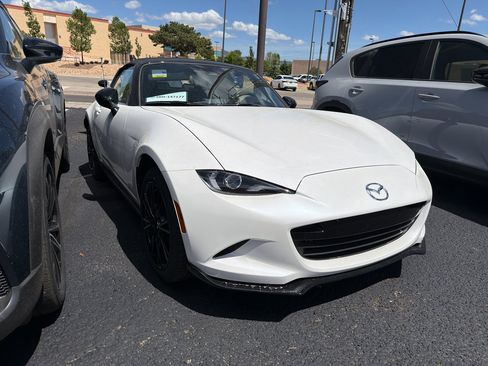 New 2026 MAZDA MX-5 Miata Club w/ Appearance Package RWD image 3