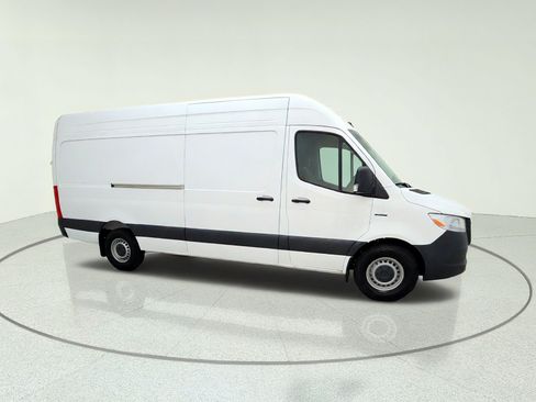 New 2025 Mercedes-Benz eSprinter 170 Cargo image 6