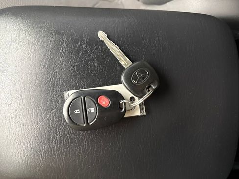 Used 2012 Toyota Tacoma PreRunner image 30