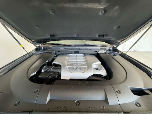 Used 2015 Lexus LX 570 image 27