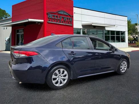 Used 2021 Toyota Corolla LE FWD image 5