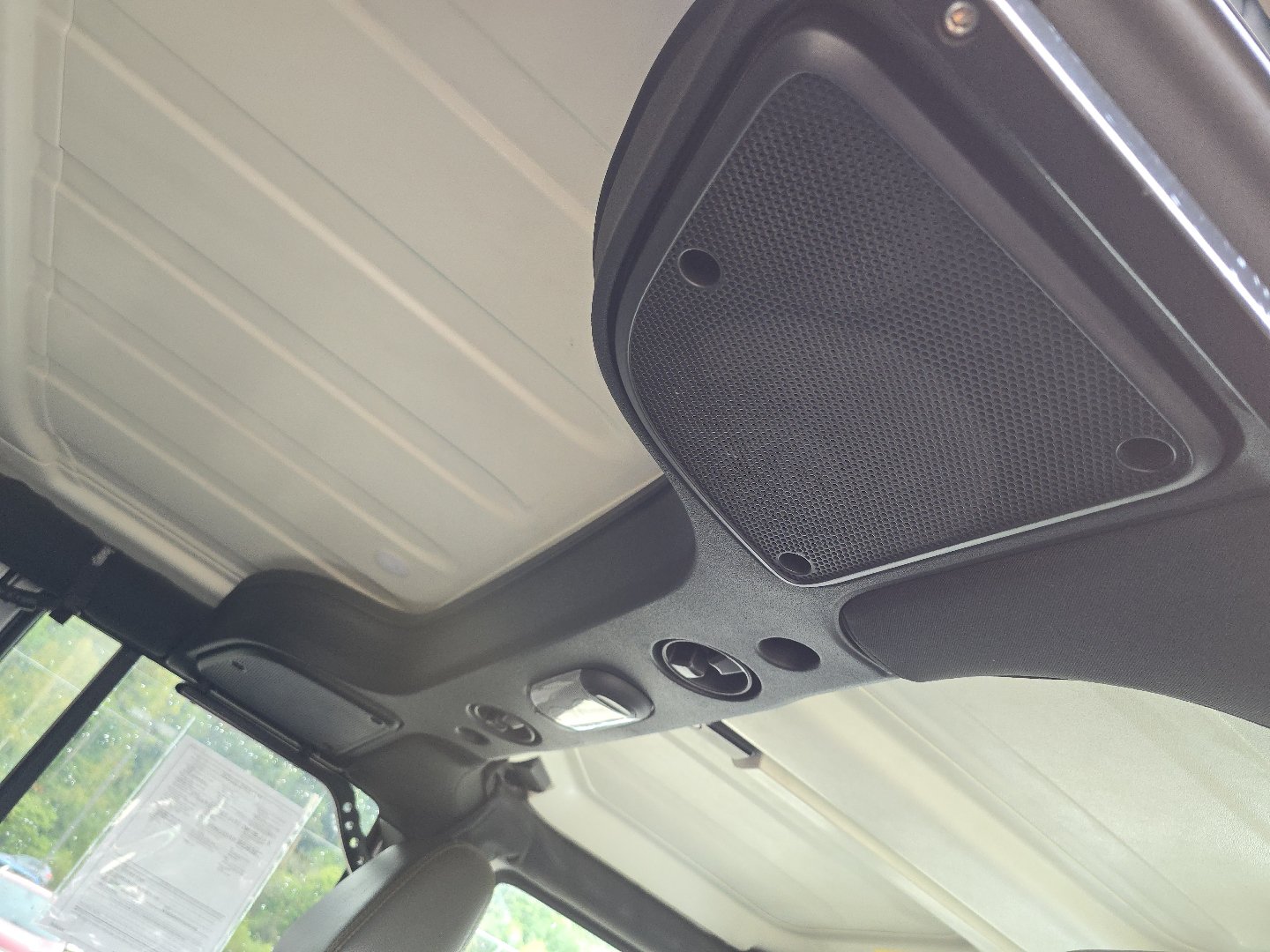 Used 2016 Jeep Wrangler Unlimited Sahara w/ Connectivity Group AWD/4WD image 23
