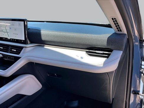Certified 2026 Ford Explorer Active w/ Active Comfort Package RWD image 18