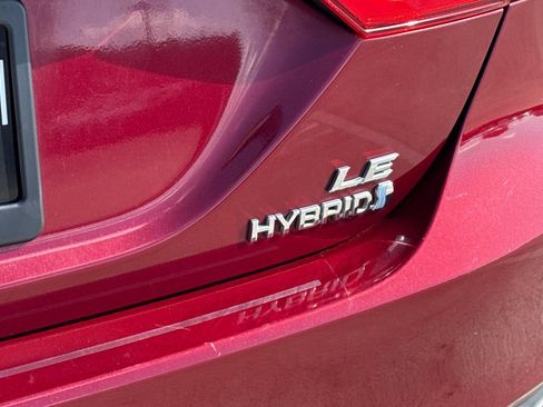 Used 2020 Toyota Camry LE image 21