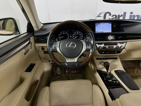 Used 2015 Lexus ES 350 w/ Ultra Luxury Package FWD image 28