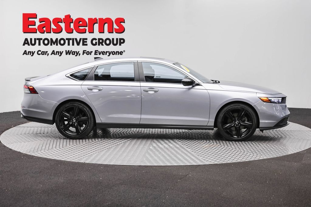 Used 2023 Honda Accord Sport image 4
