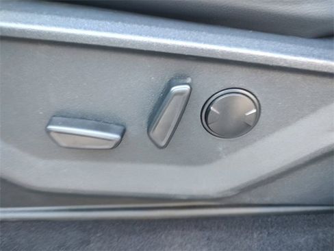 Used 2025 Ford F150 Lariat image 29