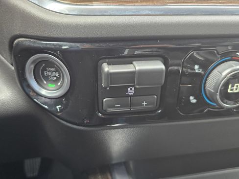 Used 2024 Chevrolet Silverado 1500 LT Trail Boss w/ LT Trail Boss Premium Package AWD/4WD image 26