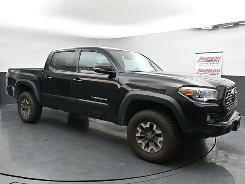 Used 2023 Toyota Tacoma TRD Off-Road image 2