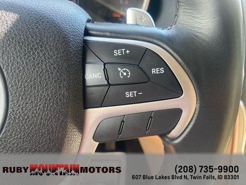 Used 2016 Jeep Grand Cherokee Laredo w/ Quick Order Package 23E AWD/4WD image 15