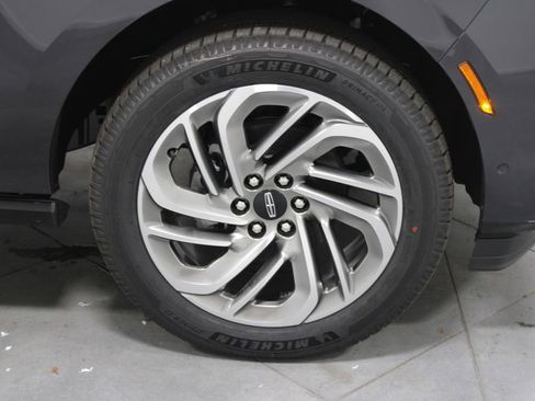 New 2025 Lincoln Navigator L Reserve image 13