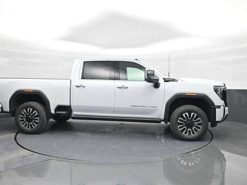 New 2026 GMC Sierra 2500 Denali Ultimate image 9