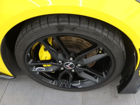 Used 2014 Chevrolet Corvette Stingray Convertible w/ 3LT Preferred Equipment Group RWD image 3