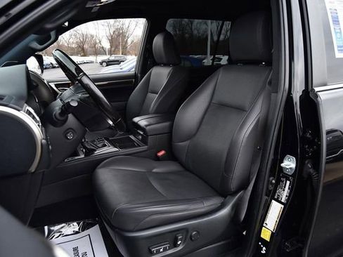 Used 2021 Lexus GX 460 Premium w/ Premium Package image 22