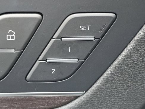 Used 2021 Audi Q5 2.0T Premium w/ Convenience Package image 16