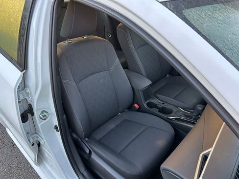 Used 2022 Toyota Corolla LE image 15