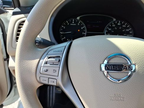 Used 2015 Nissan Altima 2.5 S w/ Power Driver Seat Package FWD image 9
