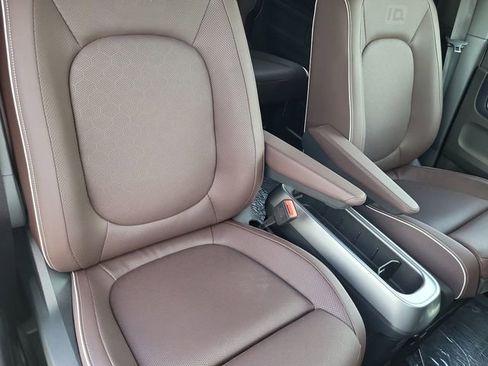 New 2025 Volkswagen ID. Buzz Pro S RWD image 19