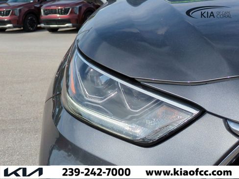 Used 2023 Toyota Highlander LE image 10